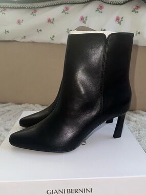 Giani Bernini Black Almond Toe Ankle Booties